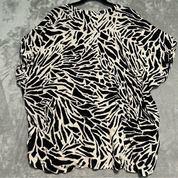 H&M Boxy Blouse Top Women’s XXL Zebra Cap Sleeve Gauze - Picture 2 of 7